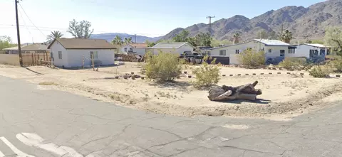 72425 Cactus Dr, Twentynine Palms, CA 92277 photo 4