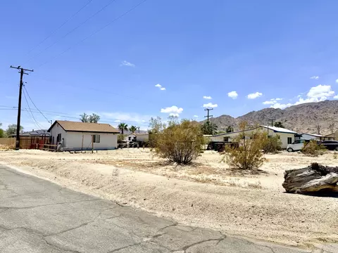 72425 Cactus Dr, Twentynine Palms, CA 92277 photo 12