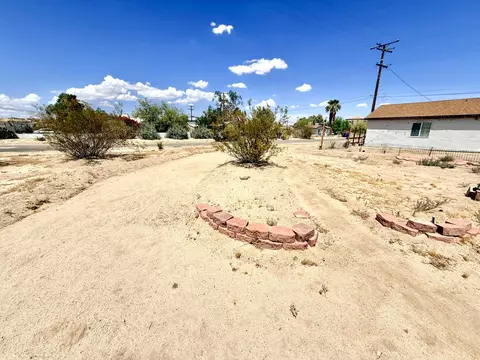 72425 Cactus Dr, Twentynine Palms, CA 92277 photo 10