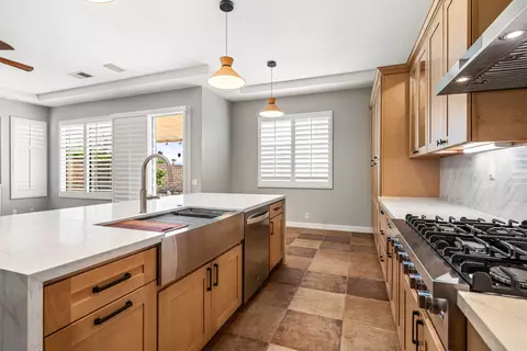 Kitchen - 43798 Parkway Esplanade E, La Quinta, CA 92253 photo 7 of 7