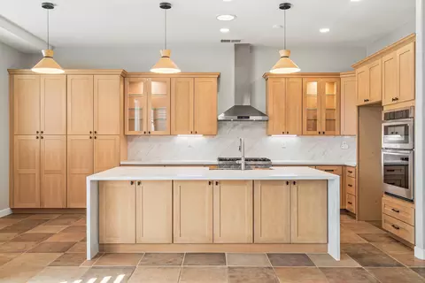 Kitchen - 43798 Parkway Esplanade E, La Quinta, CA 92253 photo 1 of 7