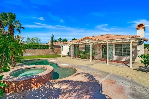 Exterior - 43798 Parkway Esplanade E, La Quinta, CA 92253 photo 10 of 18