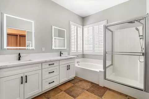 Bath - 43798 Parkway Esplanade E, La Quinta, CA 92253 photo 1 of 4