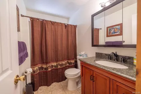 Bath - 1280 Constellation Dr, Big Bear City, CA 92314 photo 3 of 4