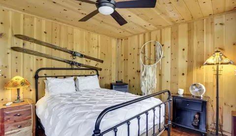 Bedroom - 24930 Pine Cove Rd, Idyllwild, CA 92549 photo 3 of 4
