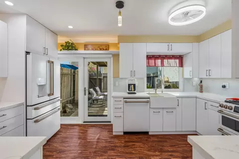 334 W Santa Elena Rd, Palm Springs, CA 92262
