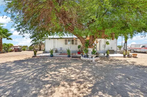 Exterior - 1251 Huntington Ave, Thermal, CA 92274 photo 3 of 5