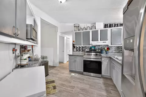 Kitchen - 1251 Huntington Ave, Thermal, CA 92274 photo 1 of 3