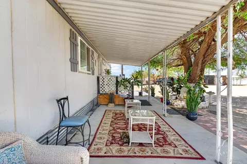 Exterior - 1251 Huntington Ave, Thermal, CA 92274 photo 1 of 5