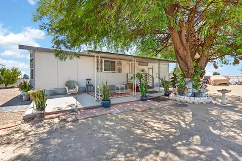 Exterior - 1251 Huntington Ave, Thermal, CA 92274 photo 2 of 5
