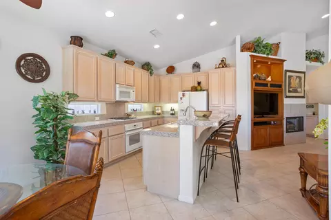 Kitchen - 45376 Shaugnessy Dr, Indio, CA 92201 photo 2 of 2