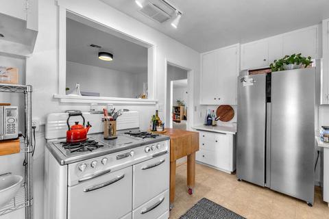 Kitchen - 49244 Vista Dr, Morongo Valley, CA 92256 photo 5 of 6