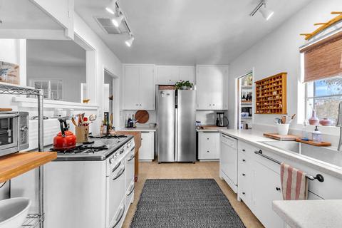Kitchen - 49244 Vista Dr, Morongo Valley, CA 92256 photo 4 of 6