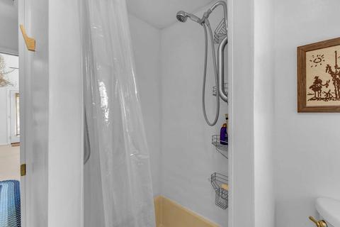 Bath - 49244 Vista Dr, Morongo Valley, CA 92256 photo 1 of 2