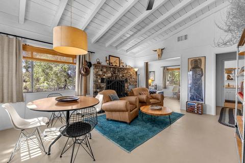 Living - 49244 Vista Dr, Morongo Valley, CA 92256 photo 5 of 7