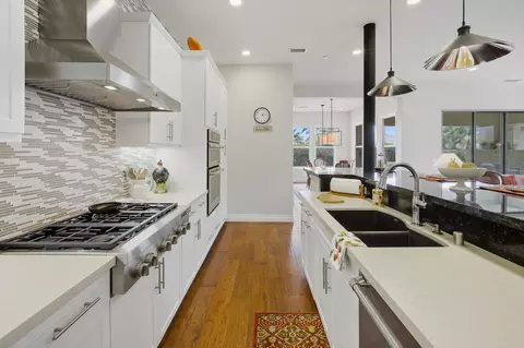 Kitchen - 51250 Charlbury St, Indio, CA 92201 photo 4 of 4