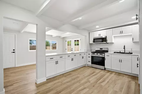Kitchen - 43581 Oasis St, Indio, CA 92201 photo 1 of 2