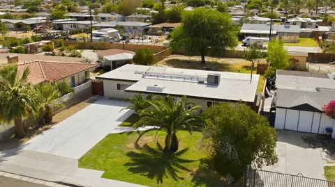 View/Area - 43581 Oasis St, Indio, CA 92201 photo 2 of 3