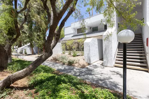 5301 E Waverly Dr, Palm Springs, CA 92264