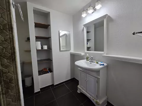 Bath - 5469 Chia Ave, Twentynine Palms, CA 92277 photo 5 of 5