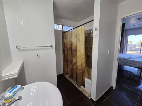 Bath - 5469 Chia Ave, Twentynine Palms, CA 92277 photo 3 of 5