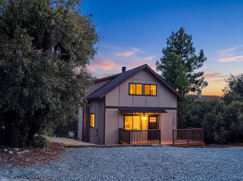 26785 Hopkins Rd, Idyllwild, CA 92549