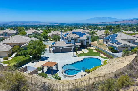 View/Area - 13435 Canyon Crest Rd, Yucaipa, CA 92399 photo 9 of 13