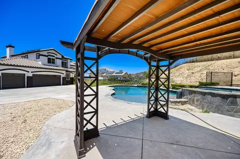 Exterior - 13435 Canyon Crest Rd, Yucaipa, CA 92399 photo 8 of 18