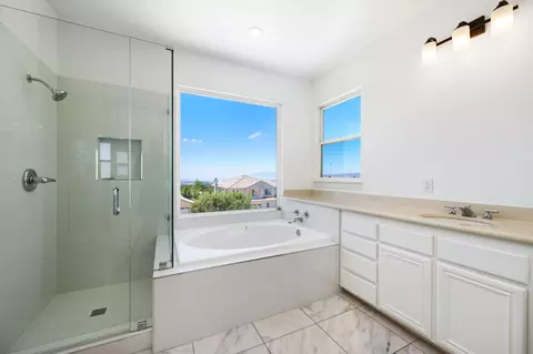 Bath - 13435 Canyon Crest Rd, Yucaipa, CA 92399 photo 3 of 5