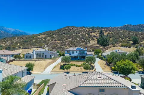 View/Area - 13435 Canyon Crest Rd, Yucaipa, CA 92399 photo 3 of 13