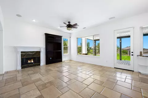 Living - 13435 Canyon Crest Rd, Yucaipa, CA 92399 photo 3 of 7