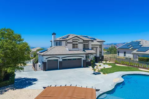 Exterior - 13435 Canyon Crest Rd, Yucaipa, CA 92399 photo 3 of 18