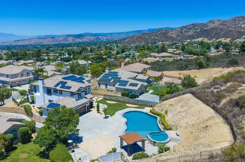 View/Area - 13435 Canyon Crest Rd, Yucaipa, CA 92399 photo 7 of 13