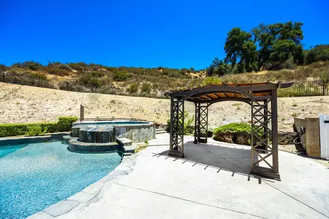 Exterior - 13435 Canyon Crest Rd, Yucaipa, CA 92399 photo 7 of 18