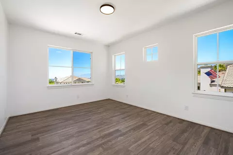 Bedroom - 13435 Canyon Crest Rd, Yucaipa, CA 92399 photo 6 of 7