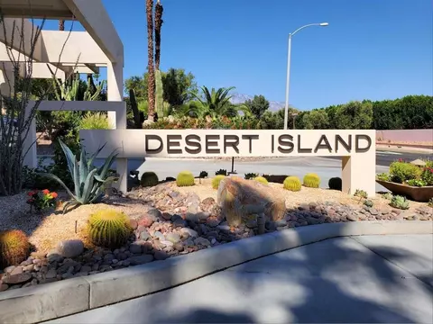 910 Island Dr, Rancho Mirage, CA 92270