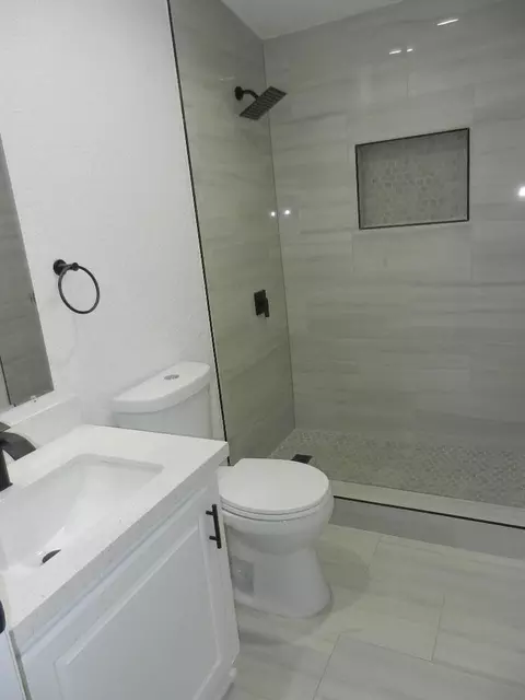 Bath - 98940 Surfside Ave, Mecca, CA 92254 photo 9 of 9