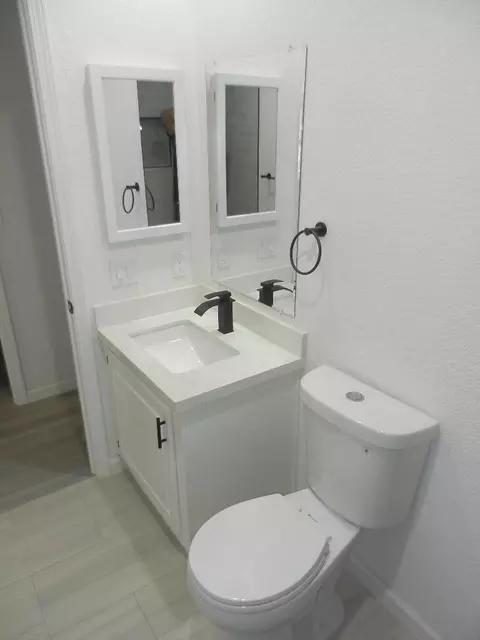 Bath - 98940 Surfside Ave, Mecca, CA 92254 photo 7 of 9
