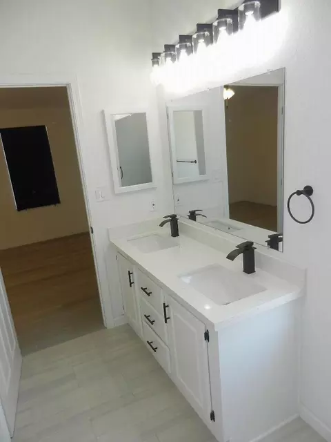 Bath - 98940 Surfside Ave, Mecca, CA 92254 photo 1 of 9