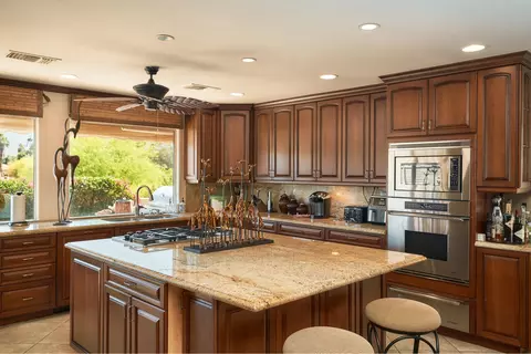 99 Conejo Cir, Palm Desert, CA 92260