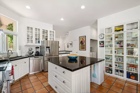 Kitchen - 54020 Avenida Cortez, La Quinta, CA 92253 photo 7 of 7