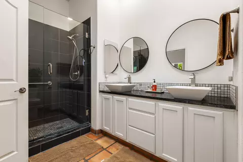 Bath - 54020 Avenida Cortez, La Quinta, CA 92253 photo 2 of 2