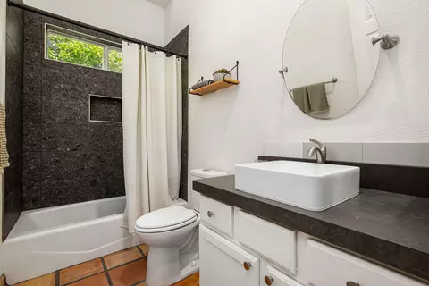Bath - 54020 Avenida Cortez, La Quinta, CA 92253 photo 1 of 2