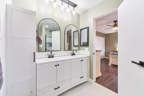 Bath - 56771 Piute Trl, Yucca Valley, CA 92284 photo 5 of 5