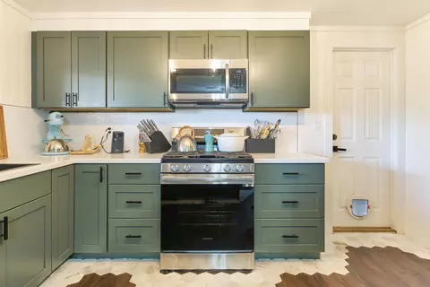 Kitchen - 56771 Piute Trl, Yucca Valley, CA 92284 photo 3 of 3