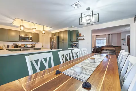 Dining - 56771 Piute Trl, Yucca Valley, CA 92284 photo 2 of 3