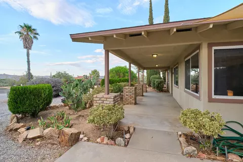 Exterior - 56771 Piute Trl, Yucca Valley, CA 92284 photo 3 of 7