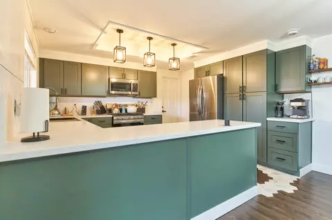 Kitchen - 56771 Piute Trl, Yucca Valley, CA 92284 photo 2 of 3