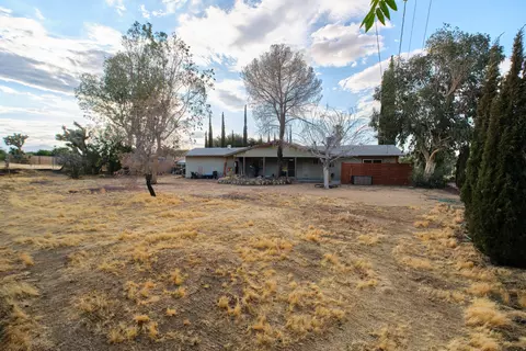 Exterior - 56771 Piute Trl, Yucca Valley, CA 92284 photo 6 of 7