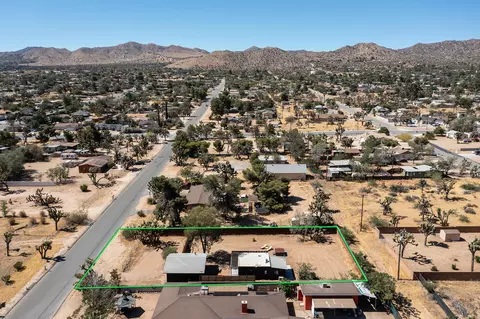 View/Area - 7438 Deer Trl, Yucca Valley, CA 92284 photo 4 of 5